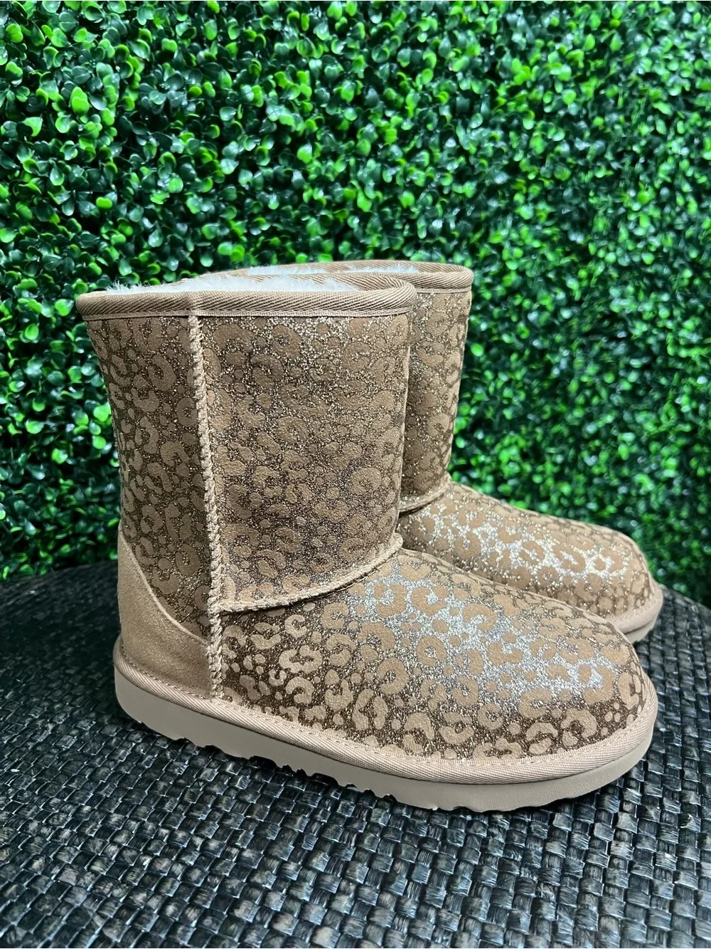 UGG | Kids’ Classic II - Glitter Leopard Boots